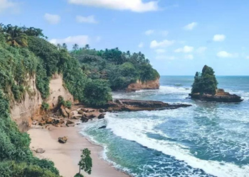 5 Wisata Pantai di Sukabumi yang Wajib Dikunjungi